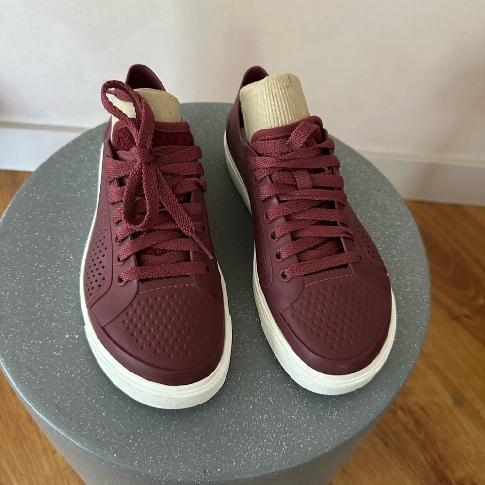 CROCS Burgundy Sneakers - Picture 2 of 5